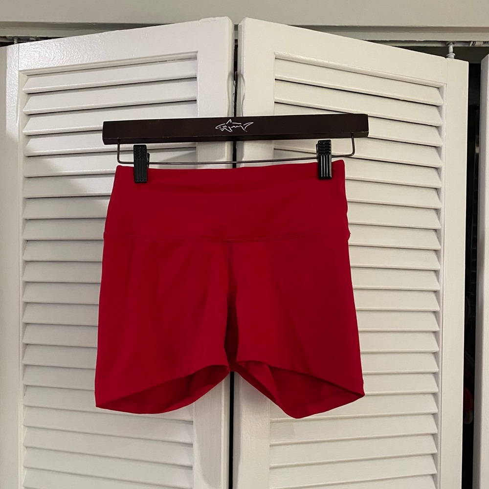 Red hot pant
